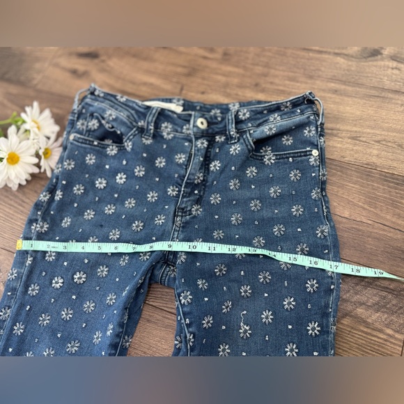 Pilcro by Anthropologie Floral Embroidered 
Jeans Size 6 - Picture 9 of 12